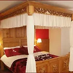 House 3*